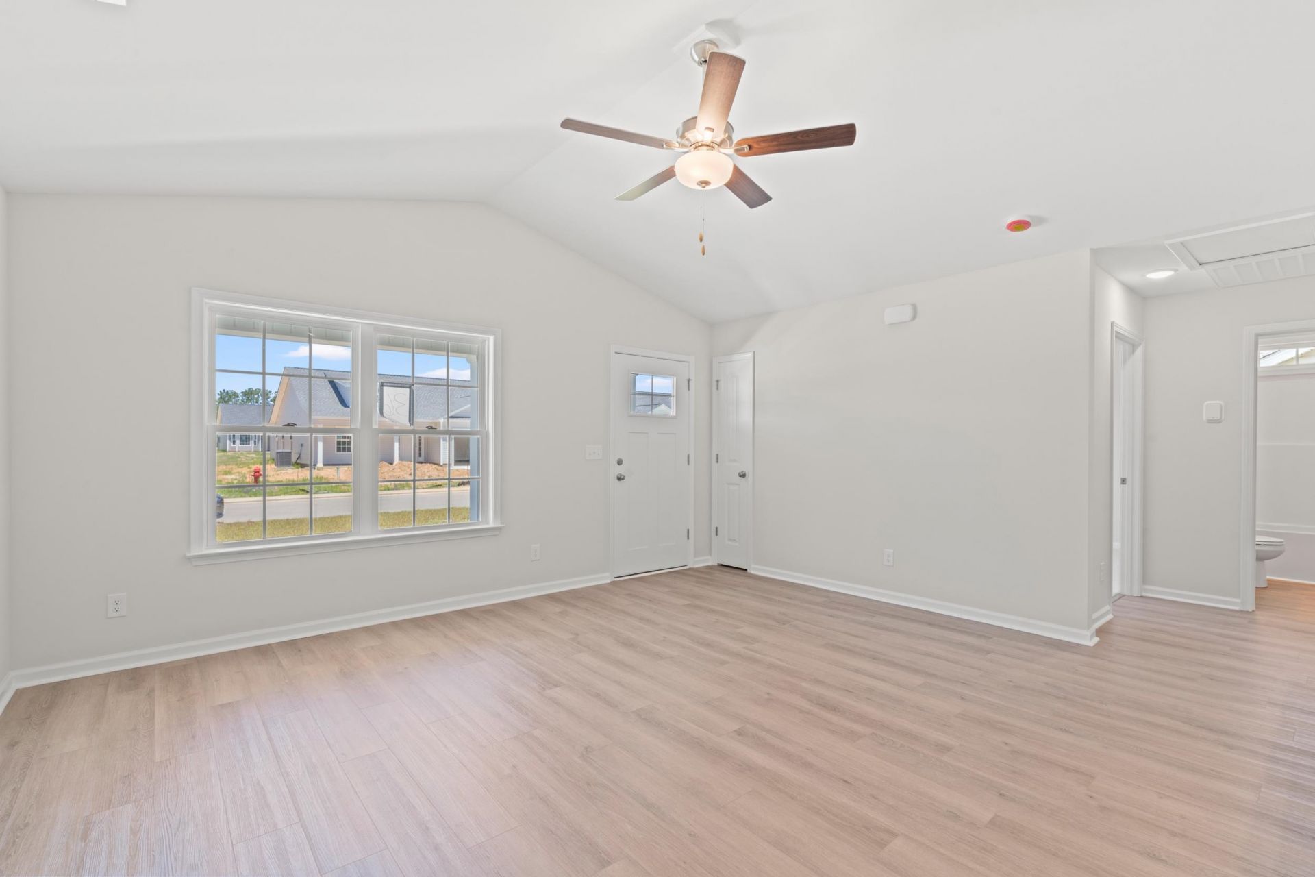 176 Gray Owl Dr. Photo 6