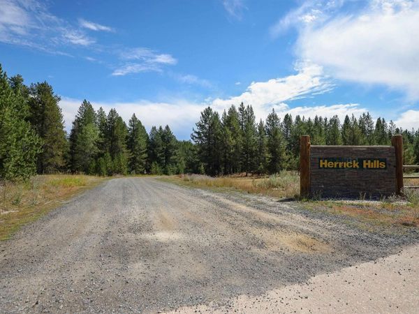 47 Coit Dr, Cascade, ID 83611