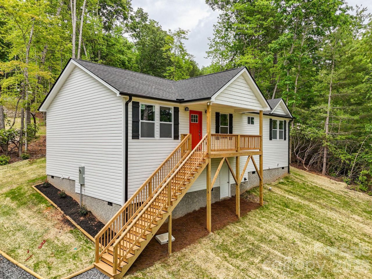 2506 Turnpike Road , Horse Shoe, NC 28742 Main Photo