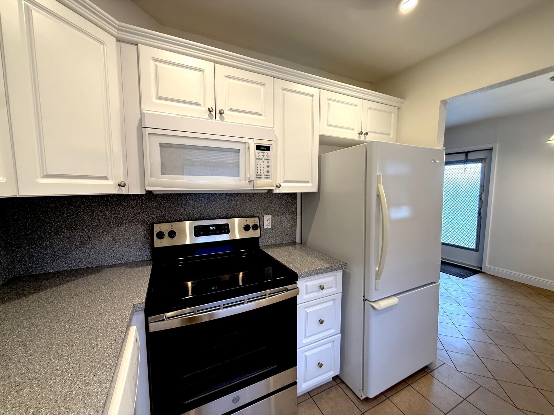 569 Monaco, Unit L, Delray Beach, FL 33446 Photo