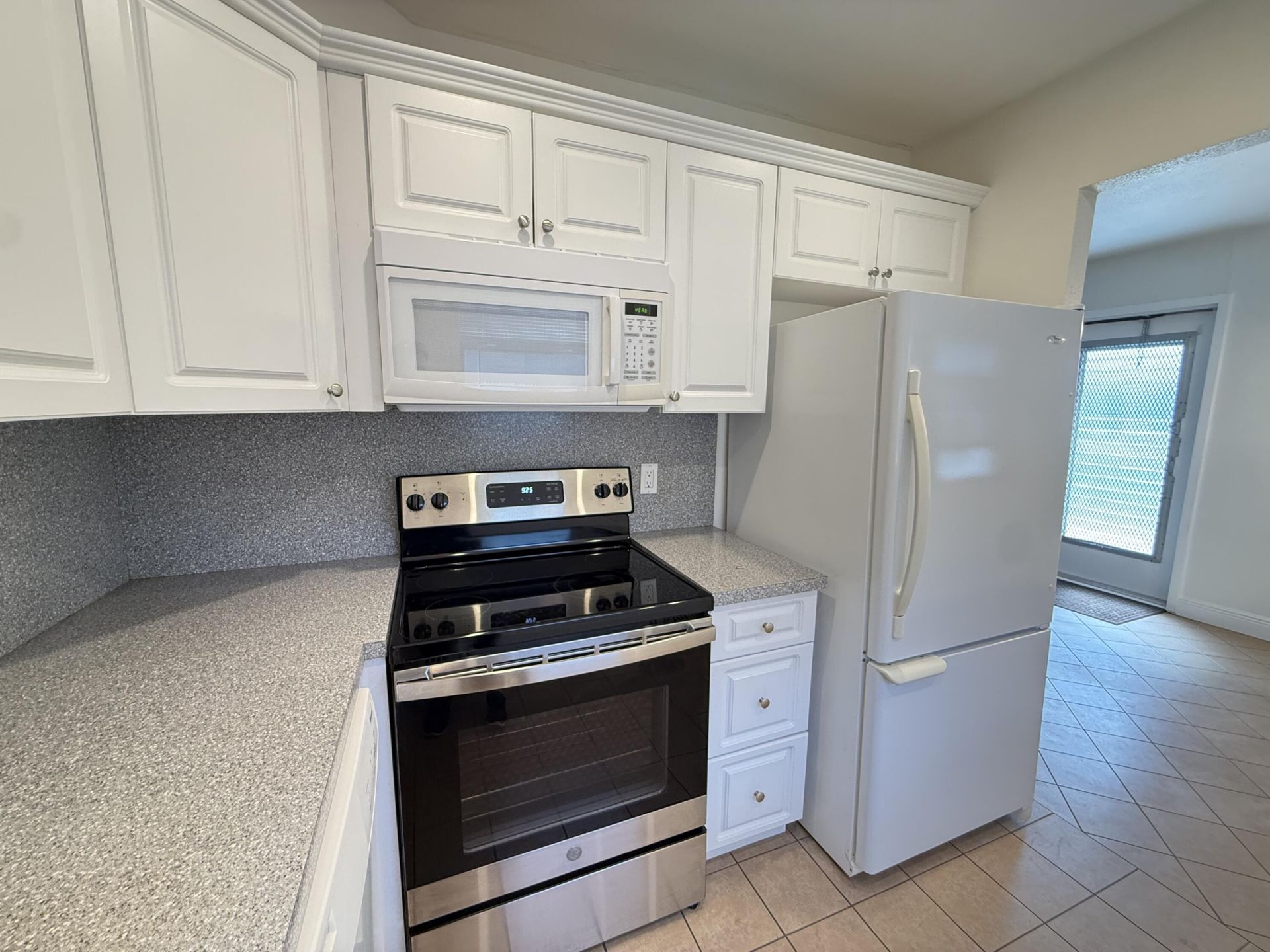 569 Monaco, Unit L, Delray Beach, FL 33446 Photo