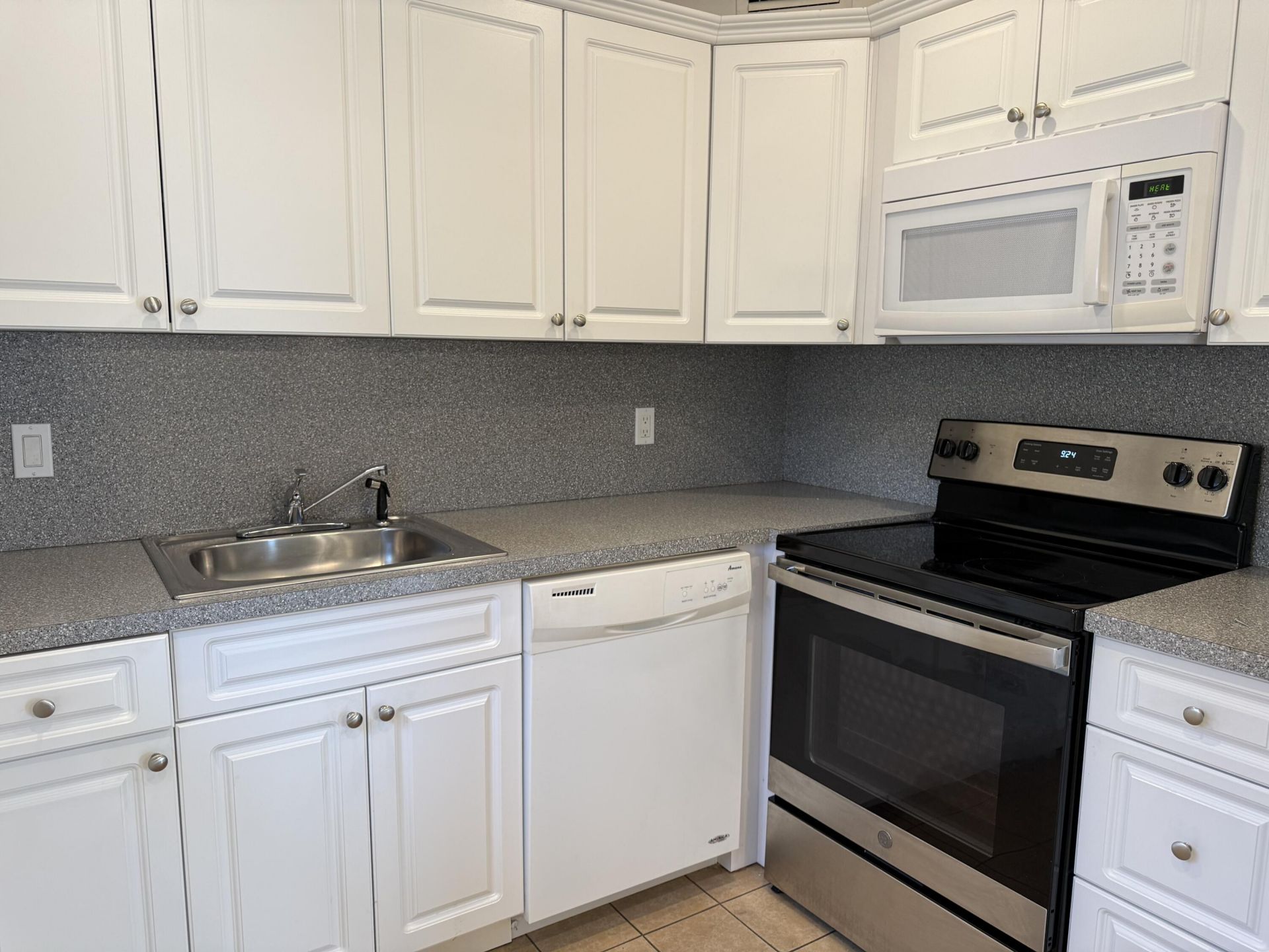 569 Monaco, Unit L, Delray Beach, FL 33446 Photo