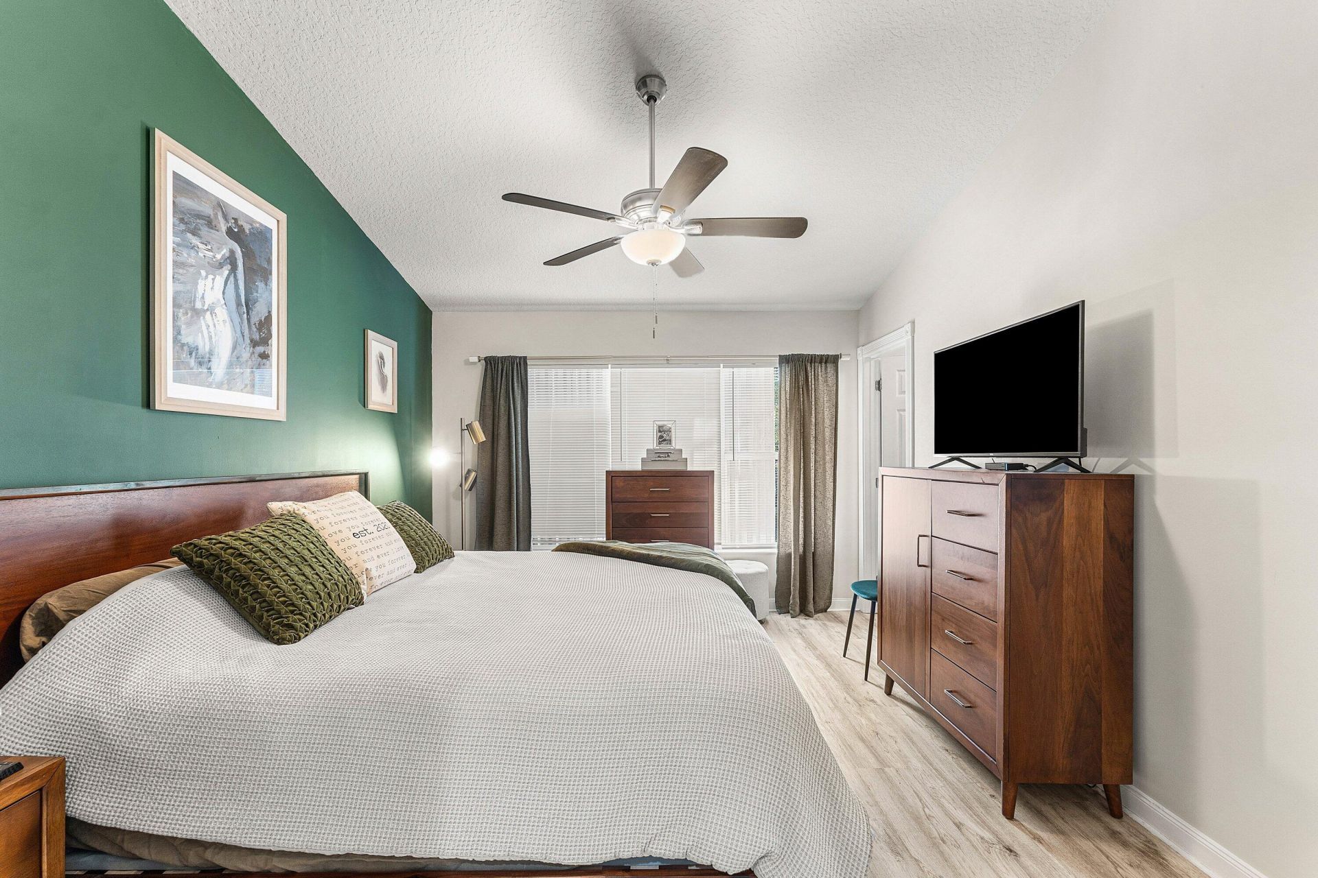 1094 Pinewood Lake Court, Greenacres, FL 33415 Photo