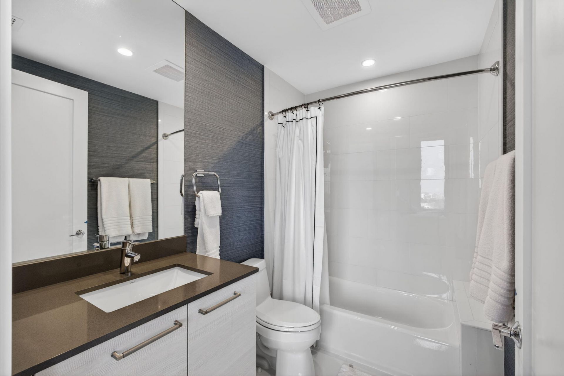 2 Water Club Way, Unit 2001, North Palm Beach, FL 33408 Photo