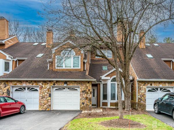 36 Ravenswood Court, Edison, NJ 08820