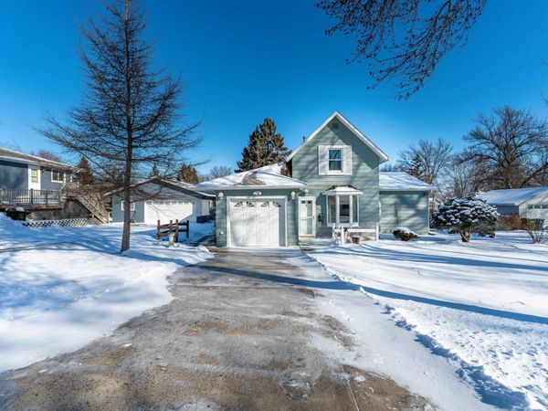 526 W Douglas Avenue, Fergus Falls, MN 56537