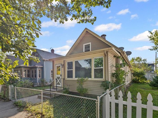 610 Charles Avenue, Saint Paul, MN 55103