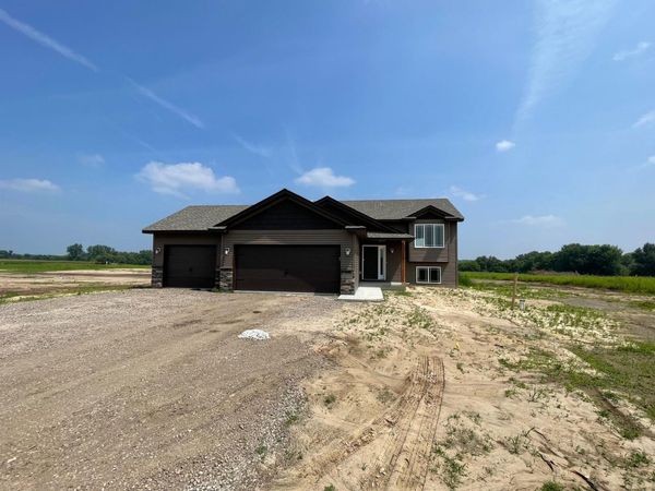 2564 341st Avenue NW, Cambridge, MN 55008