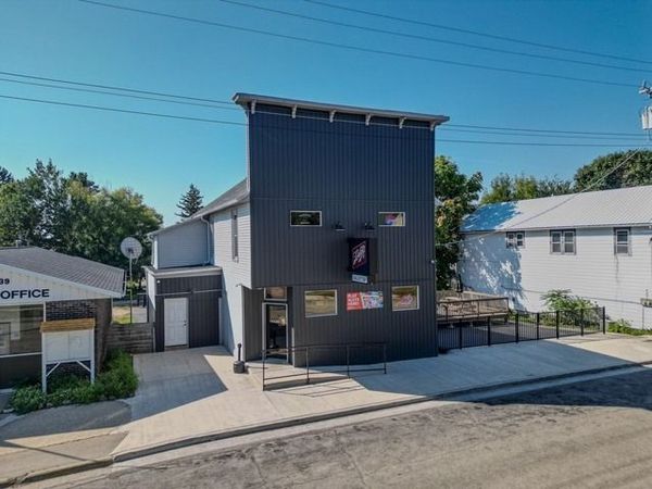 45 Church St, German Valley, IL 61039