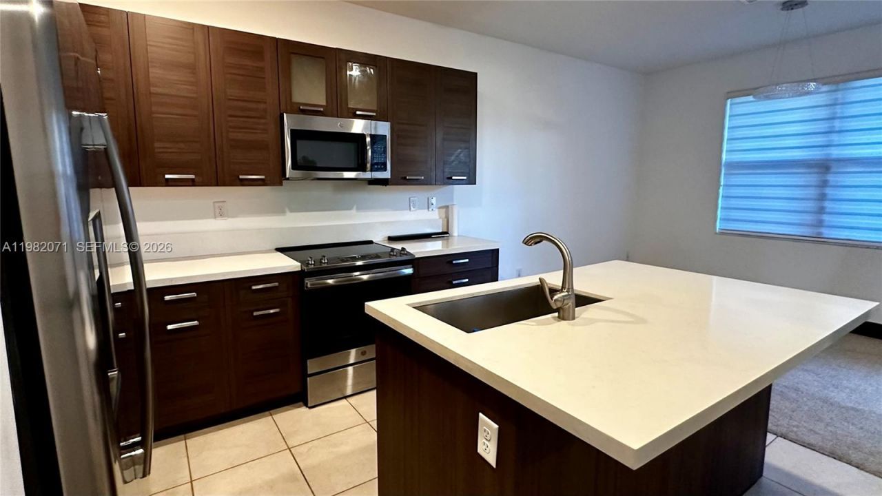 9155 NW 161st St , Miami Lakes, FL 33018 Photo