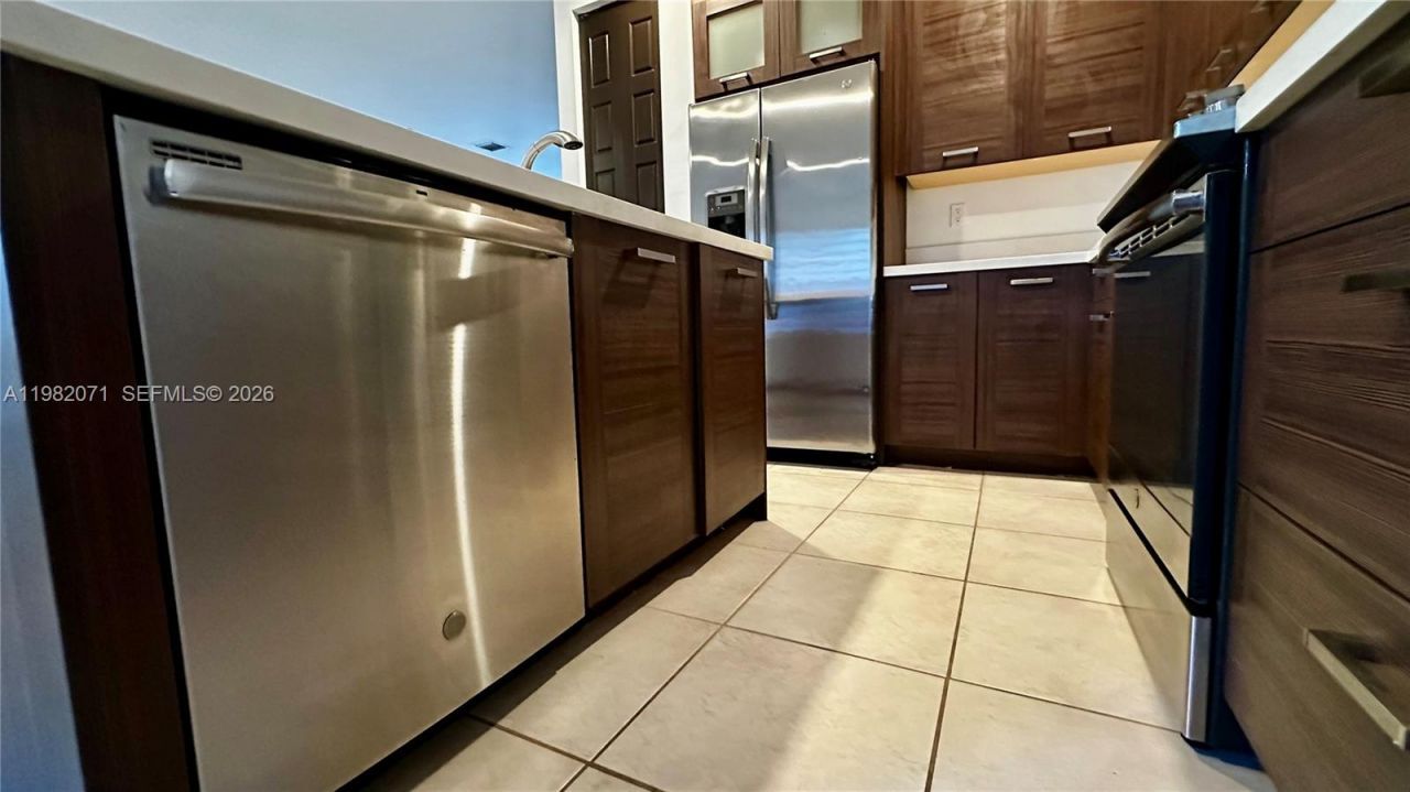 9155 NW 161st St , Miami Lakes, FL 33018 Photo