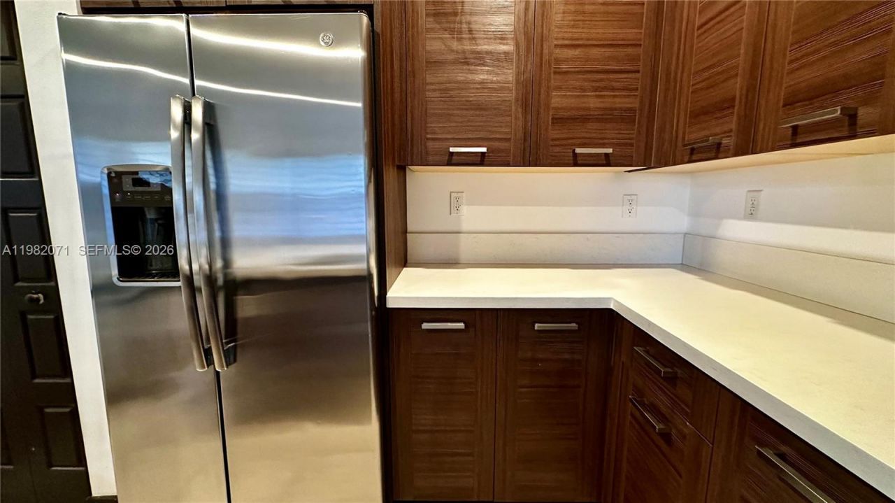 9155 NW 161st St , Miami Lakes, FL 33018 Photo