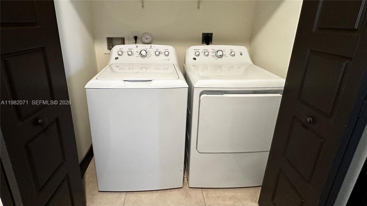 9155 NW 161st St , Miami Lakes, FL 33018 Photo