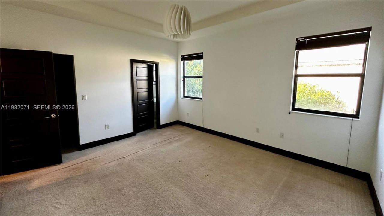 9155 NW 161st St , Miami Lakes, FL 33018 Photo