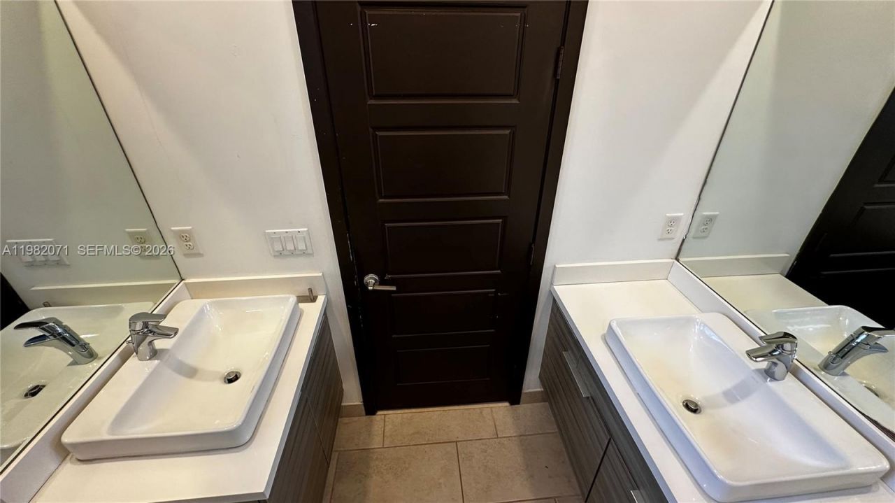 9155 NW 161st St , Miami Lakes, FL 33018 Photo