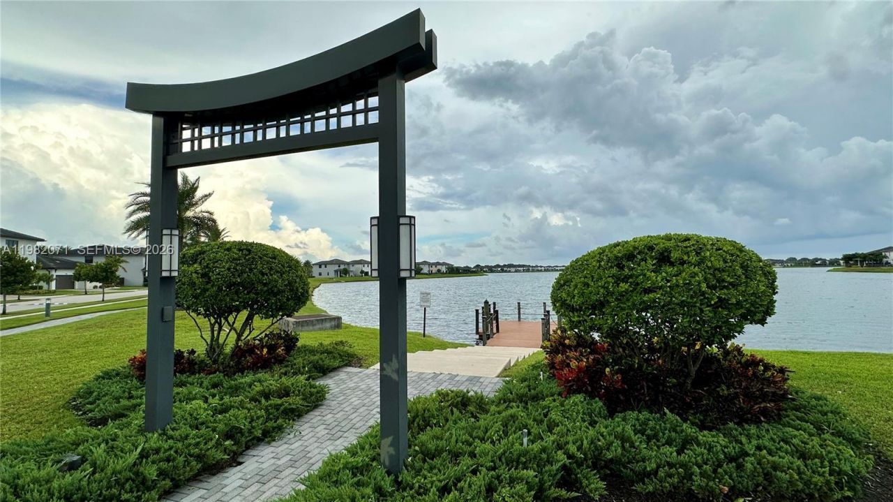 9155 NW 161st St , Miami Lakes, FL 33018 Photo