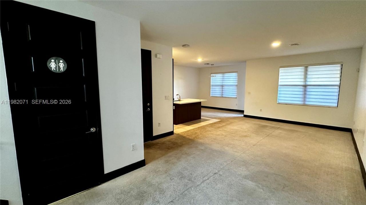 9155 NW 161st St , Miami Lakes, FL 33018 Photo