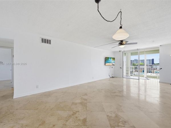 4320 Washington St, Unit 410, Hollywood, FL 33021