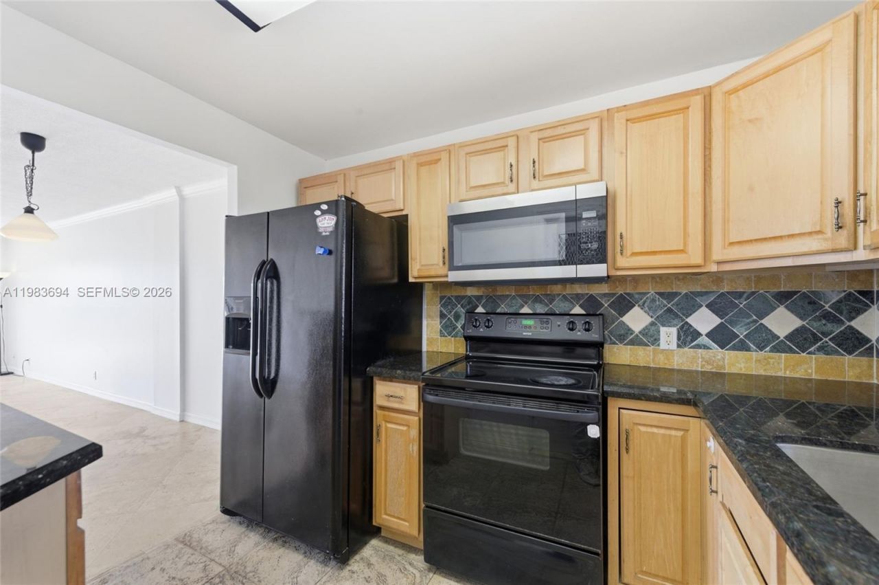 4320 Washington St , Unit 410, Hollywood, FL 33021 Photo