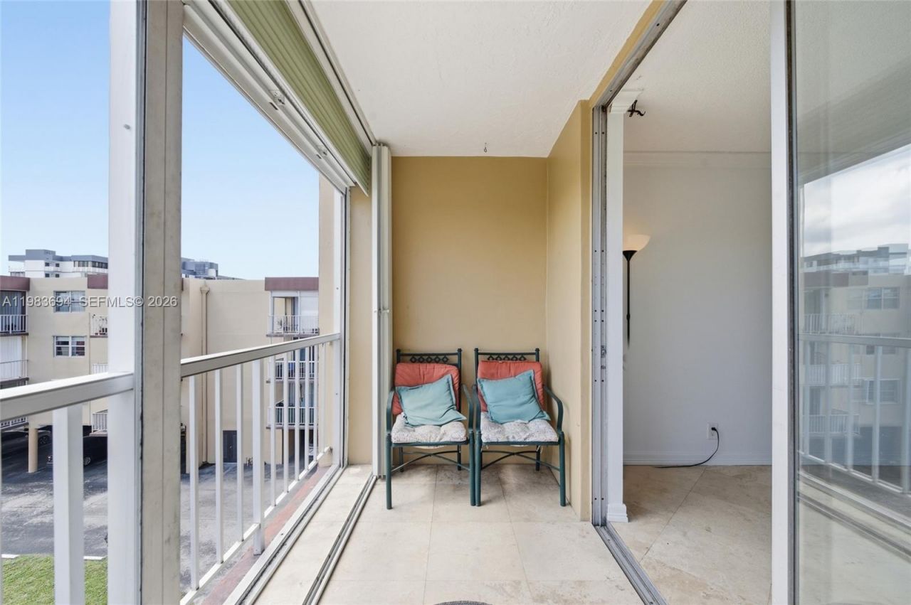 4320 Washington St, Unit 410, Hollywood, FL 33021 Photo