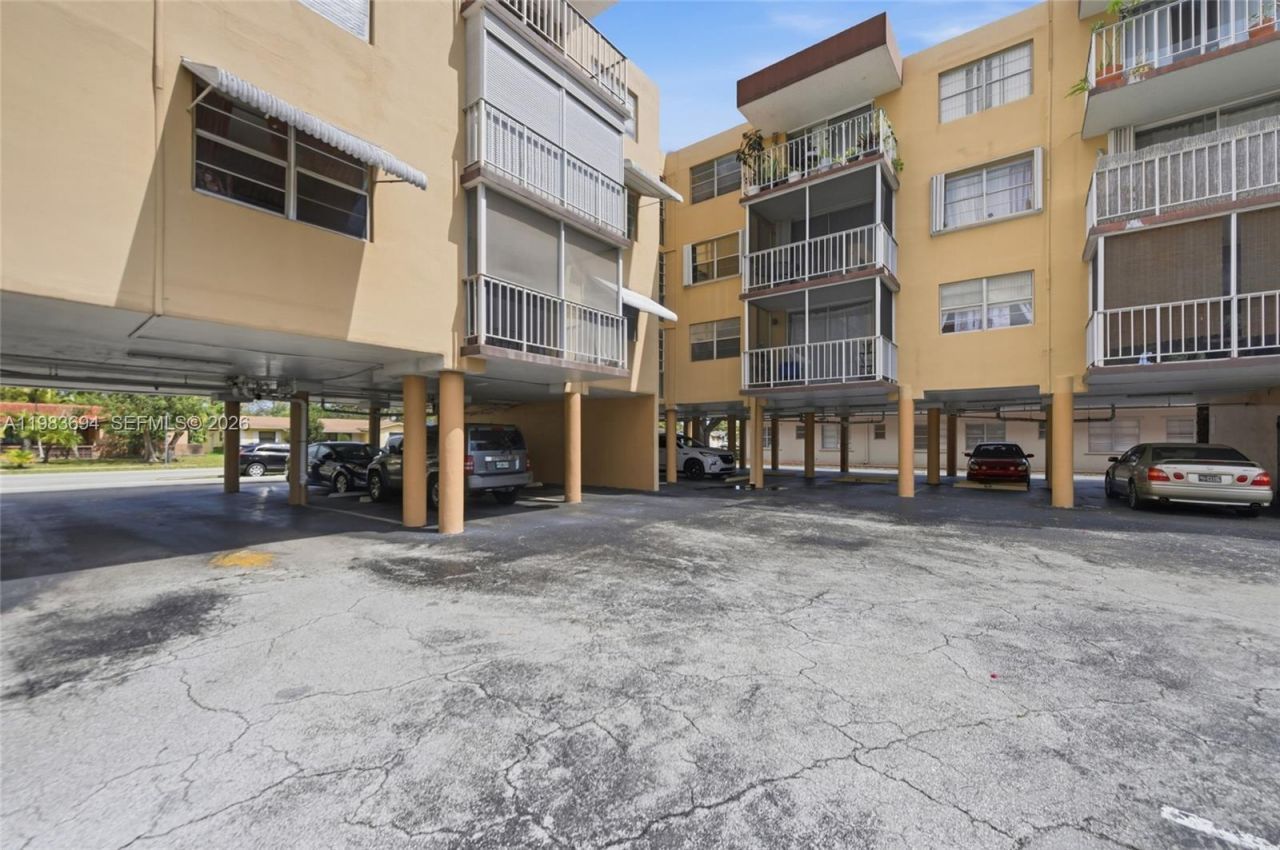 4320 Washington St, Unit 410, Hollywood, FL 33021 Photo