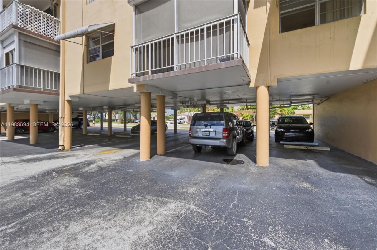 4320 Washington St , Unit 410, Hollywood, FL 33021 Photo