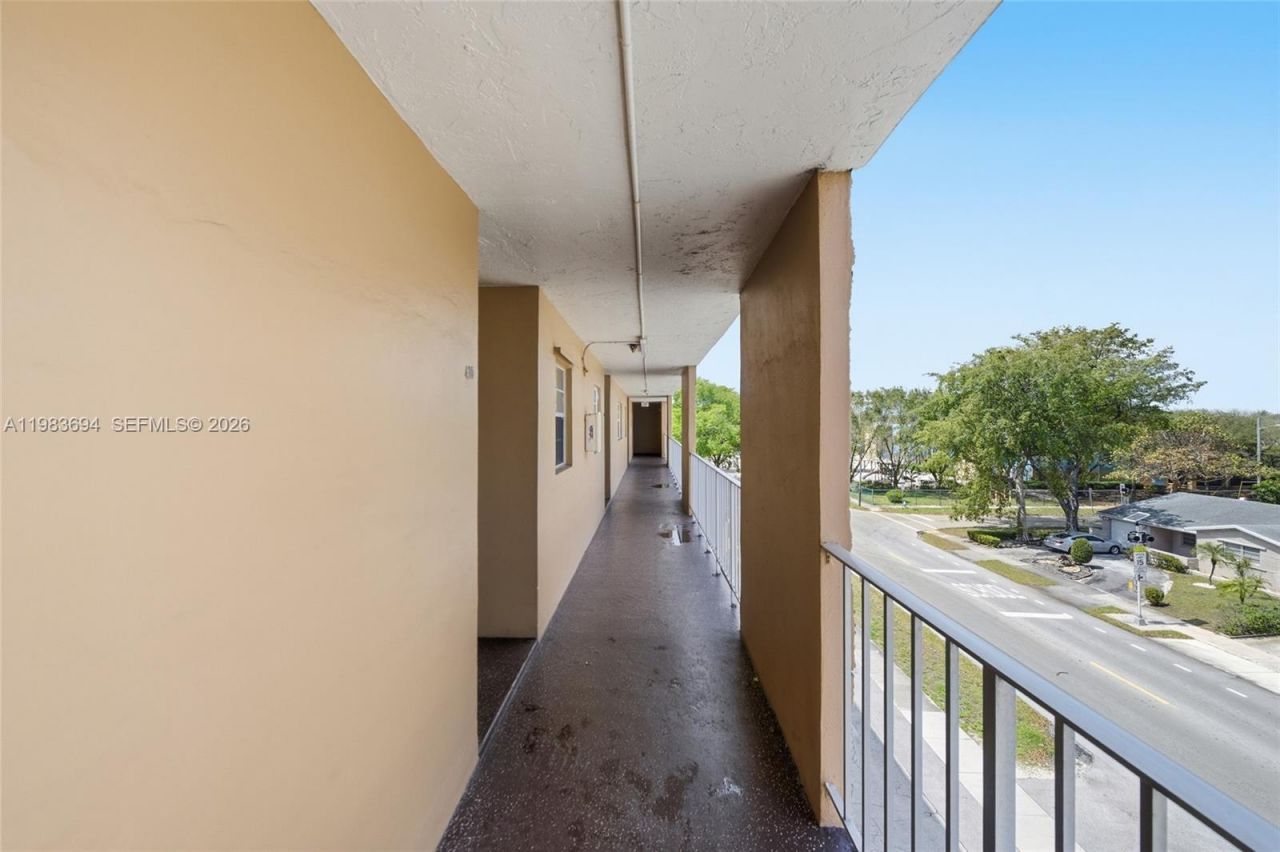 4320 Washington St , Unit 410, Hollywood, FL 33021 Photo