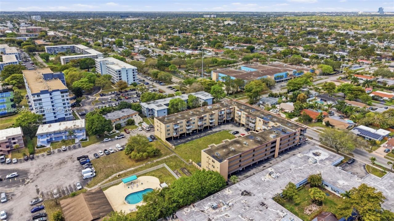 4320 Washington St , Unit 410, Hollywood, FL 33021 Photo