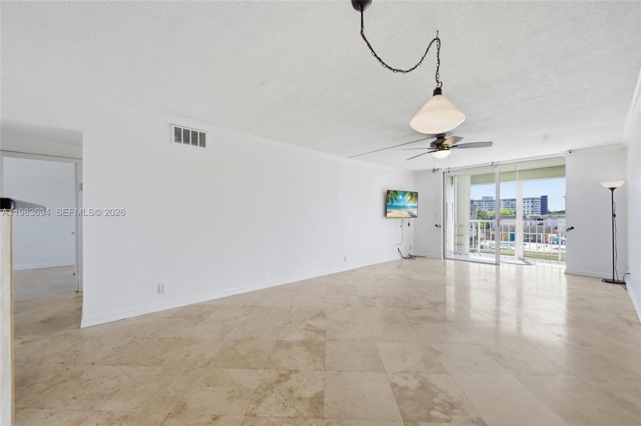 4320 Washington St , Unit 410, Hollywood, FL 33021 Photo