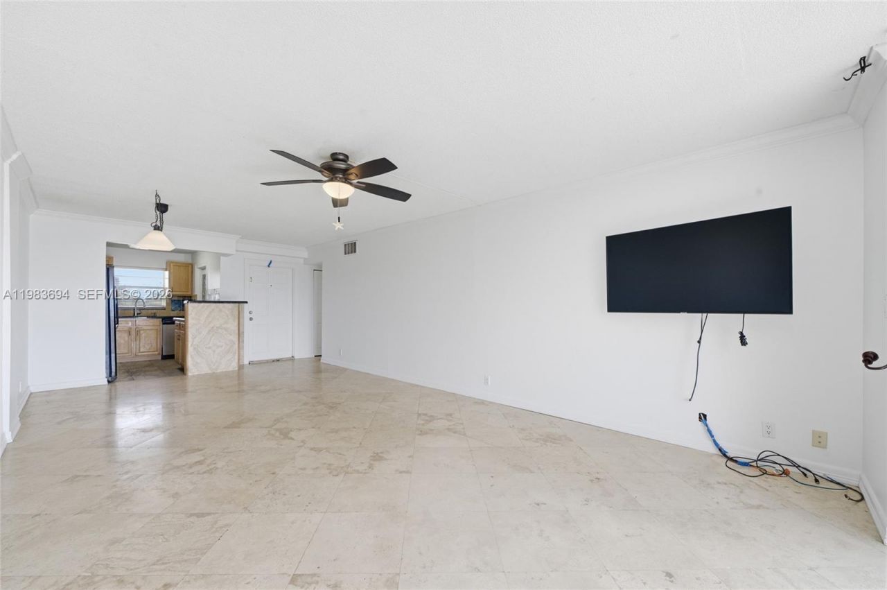 4320 Washington St , Unit 410, Hollywood, FL 33021 Photo