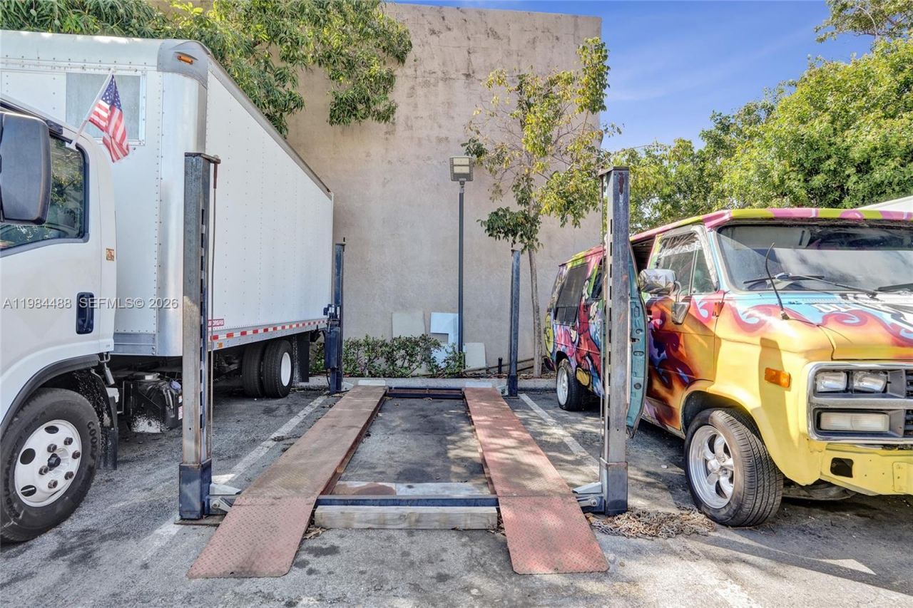 345 Copans Rd , Pompano Beach, FL 33064 Photo