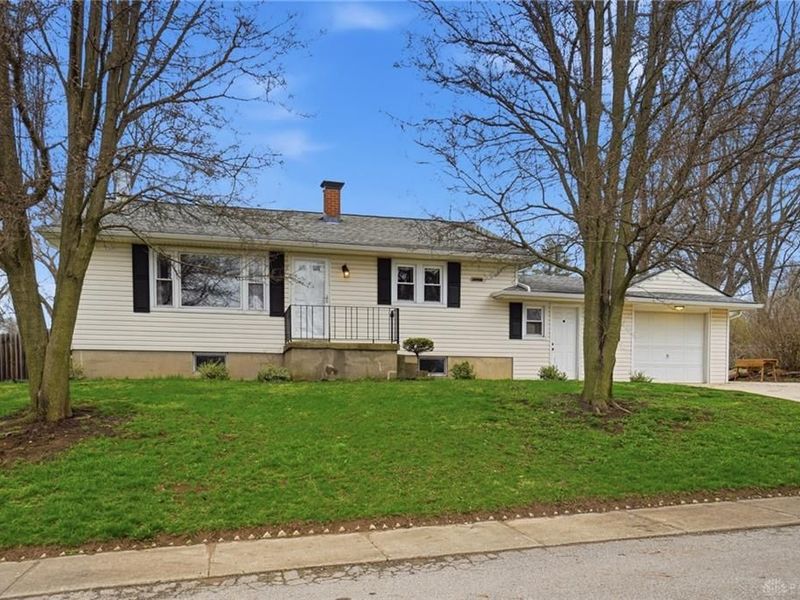 1305 Edwards Drive, Tipp City, OH 45371 Photo 1