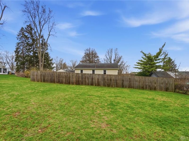 1305 Edwards Drive, Tipp City, OH 45371 Photo 41