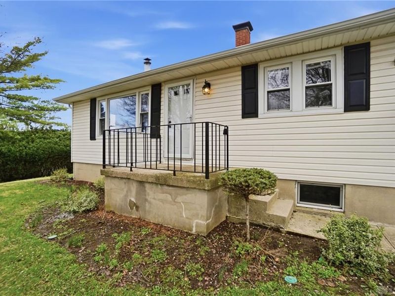 1305 Edwards Drive, Tipp City, OH 45371 Photo 6