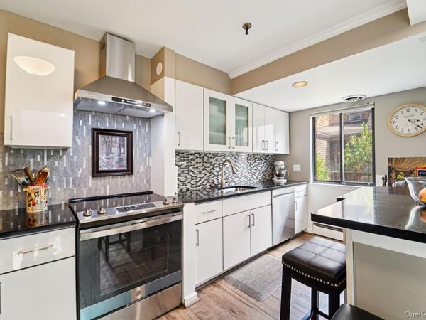 15 Greenridge Avenue , Unit 16, White Plains, NY 10605