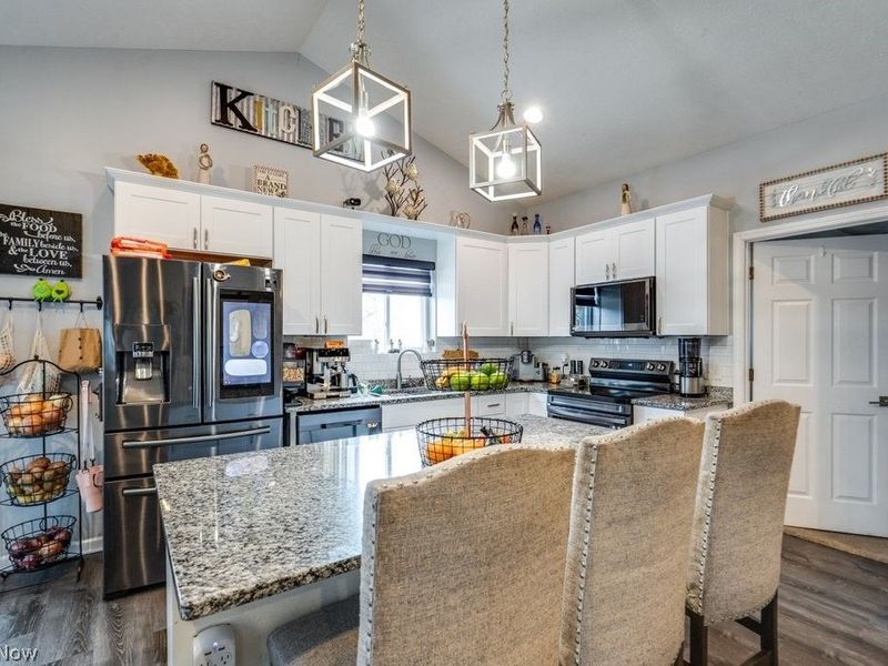 2904 Pepper Hill Circle, Akron, OH 44312 Photo 11