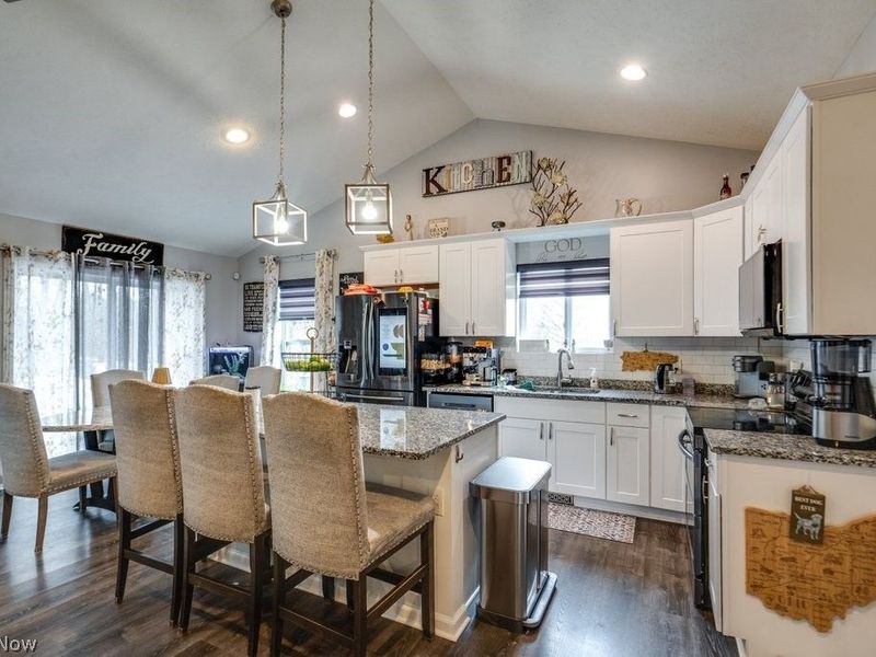 2904 Pepper Hill Circle, Akron, OH 44312 Photo 12