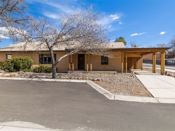 111 Camino Matias, Santa Fe, NM 87501