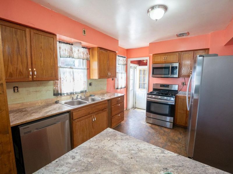 1222 Clifton Avenue , Akron, OH 44310 Photo 5