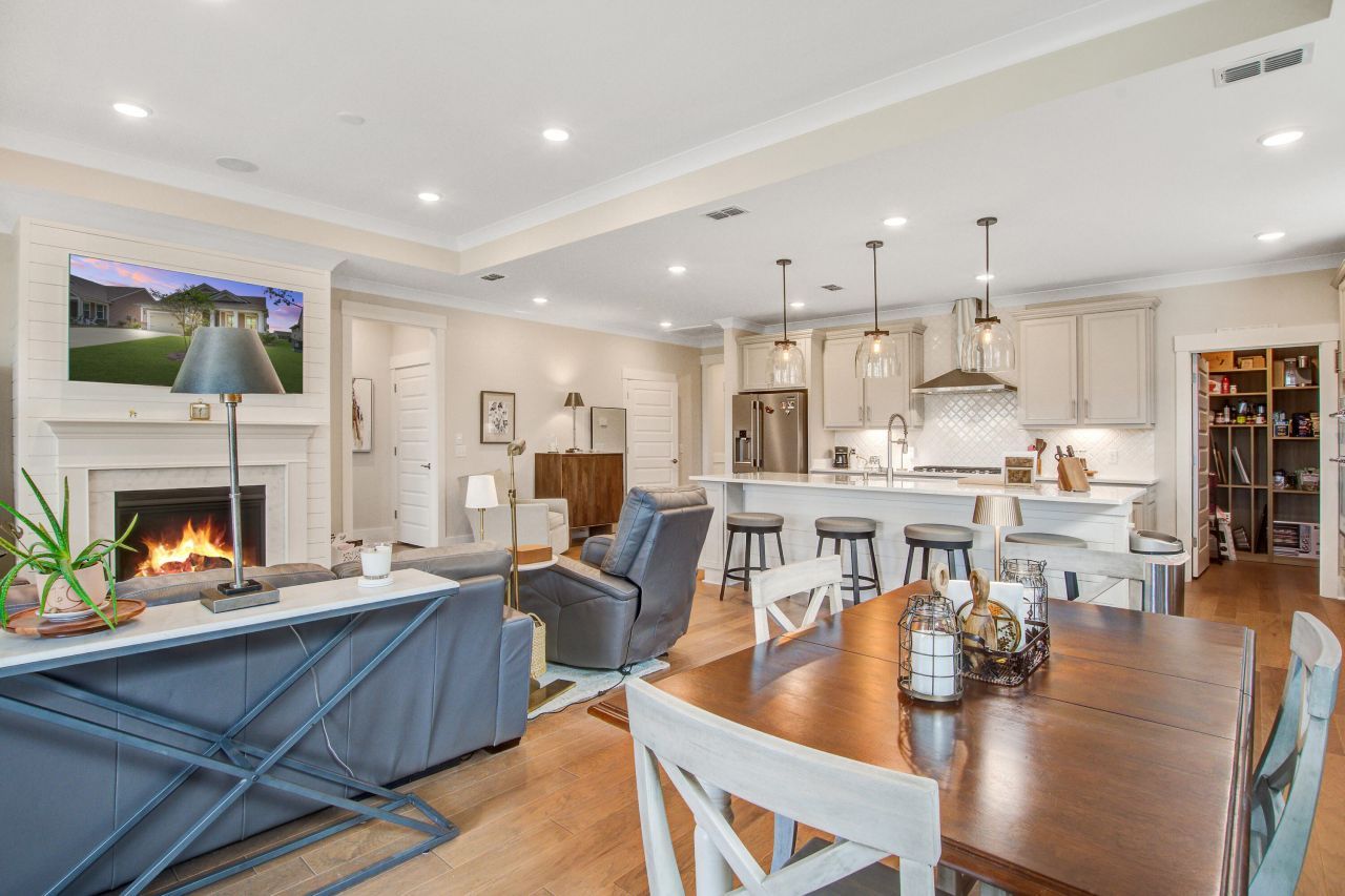 311 Autumn Azalea Way Photo 24