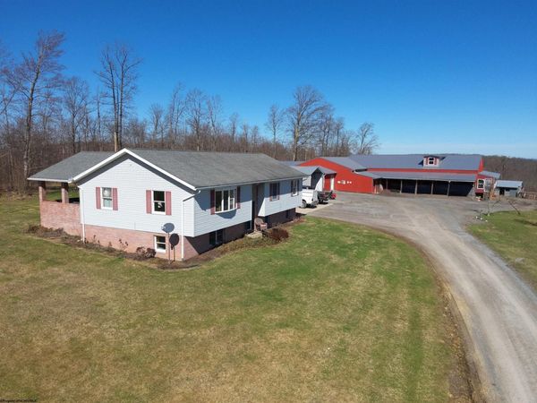301 Dinkenberger Road, Kingwood, WV 26537