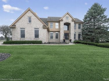 480 NAIRN Circle, Highland Twp, MI 48357