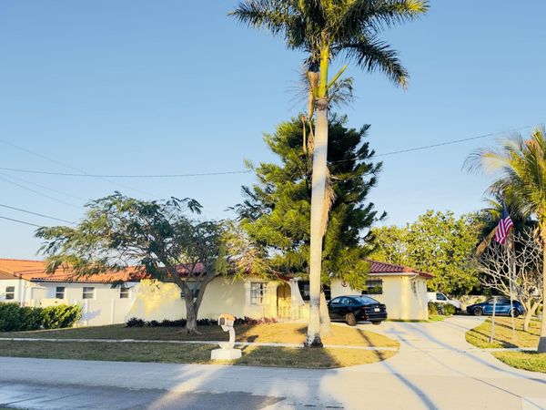 416 San Mateo Drive, Palm Springs, FL 33461