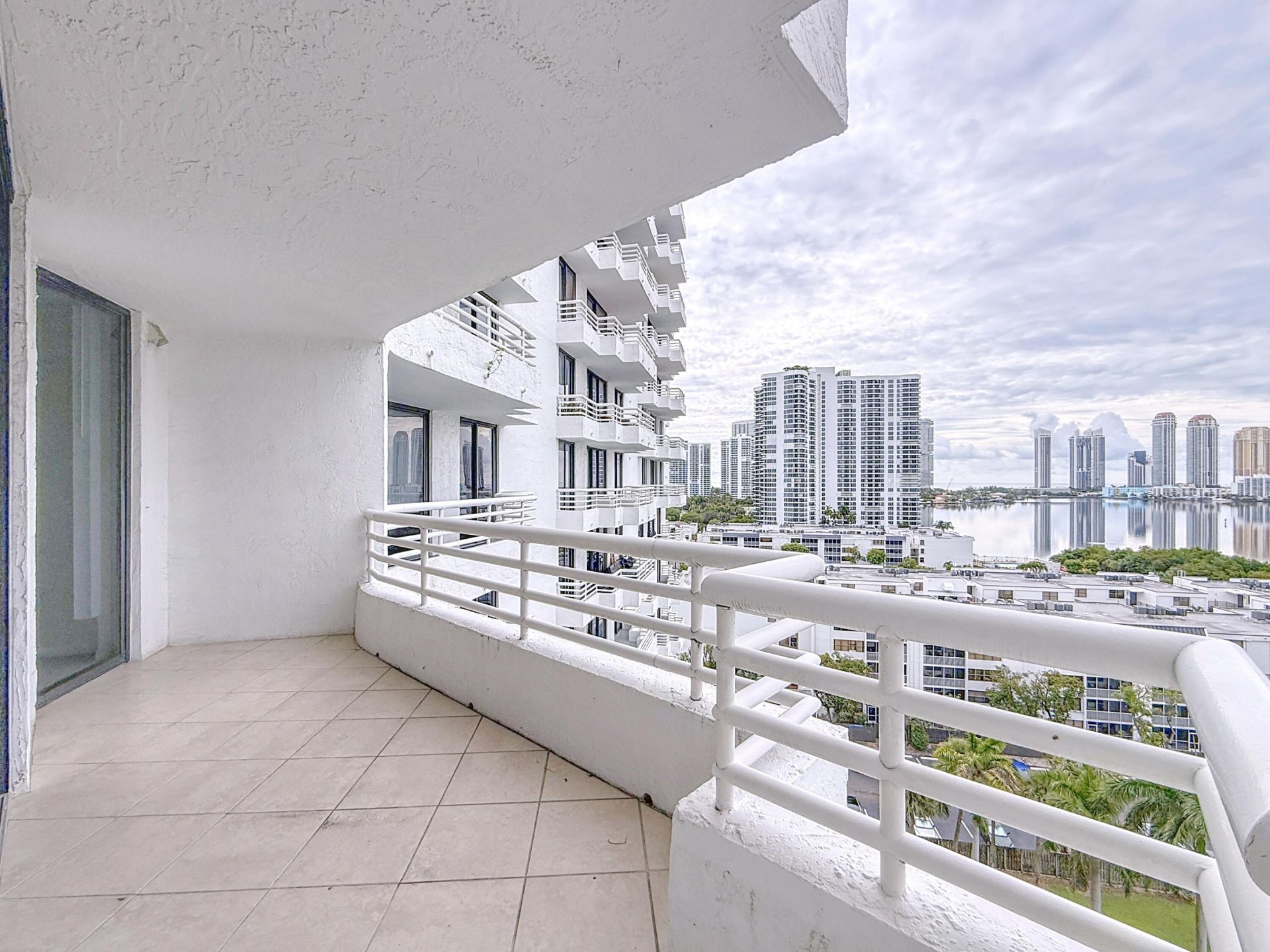 3300 NE 192 Street Ne, Unit 1216, Aventura, FL 33180 Photo