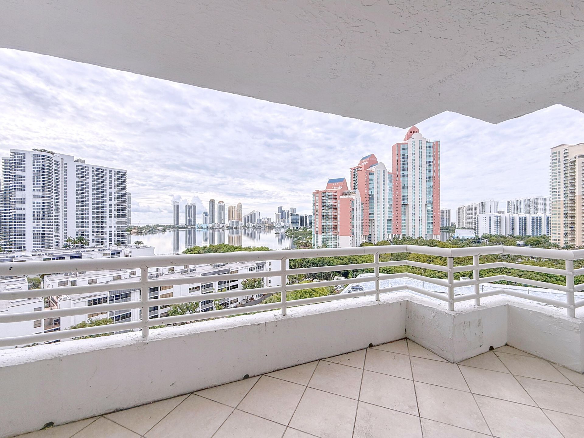 3300 NE 192 Street Ne, Unit 1216, Aventura, FL 33180 Photo
