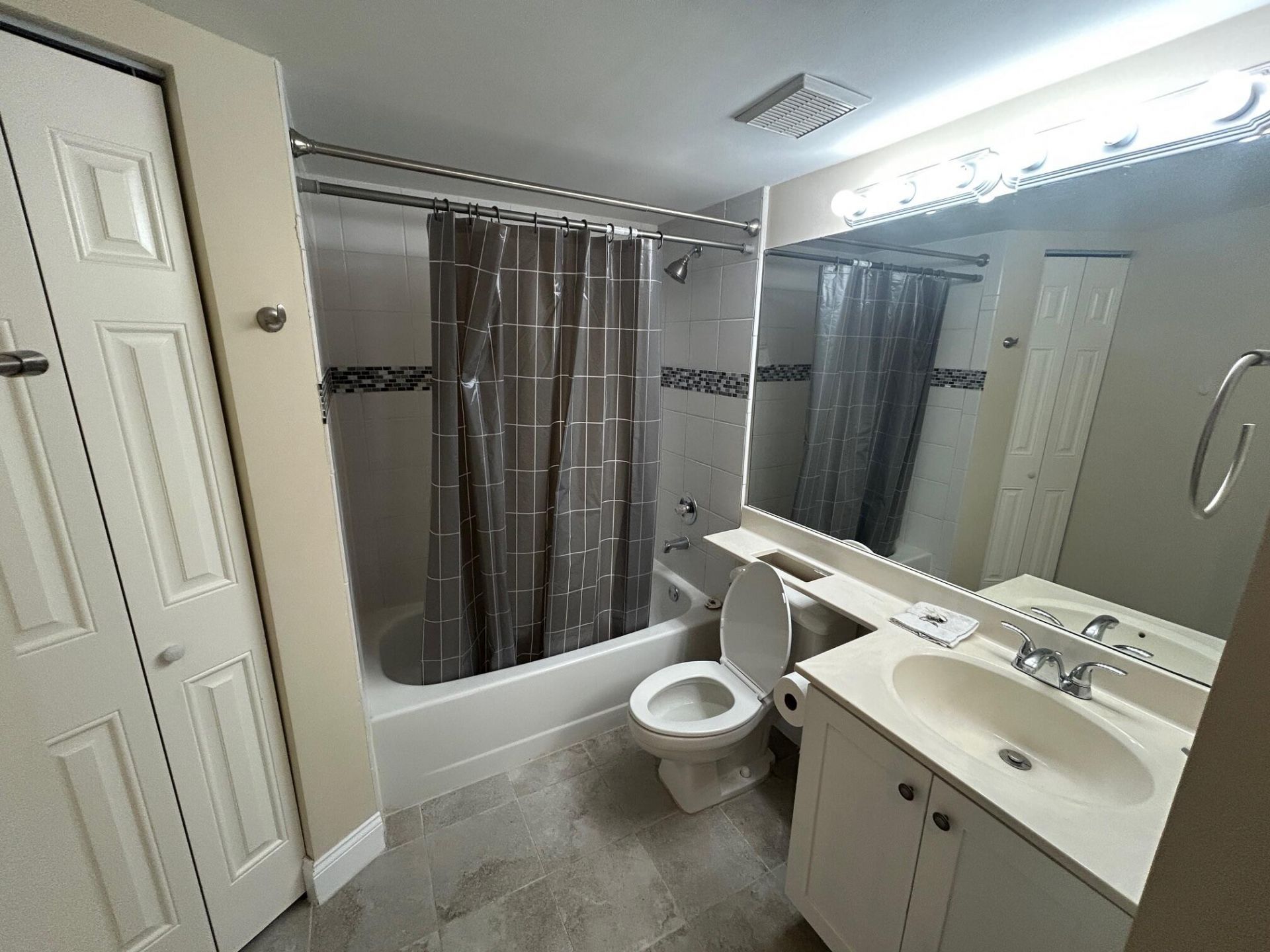 3300 NE 192 Street Ne, Unit 1216, Aventura, FL 33180 Photo