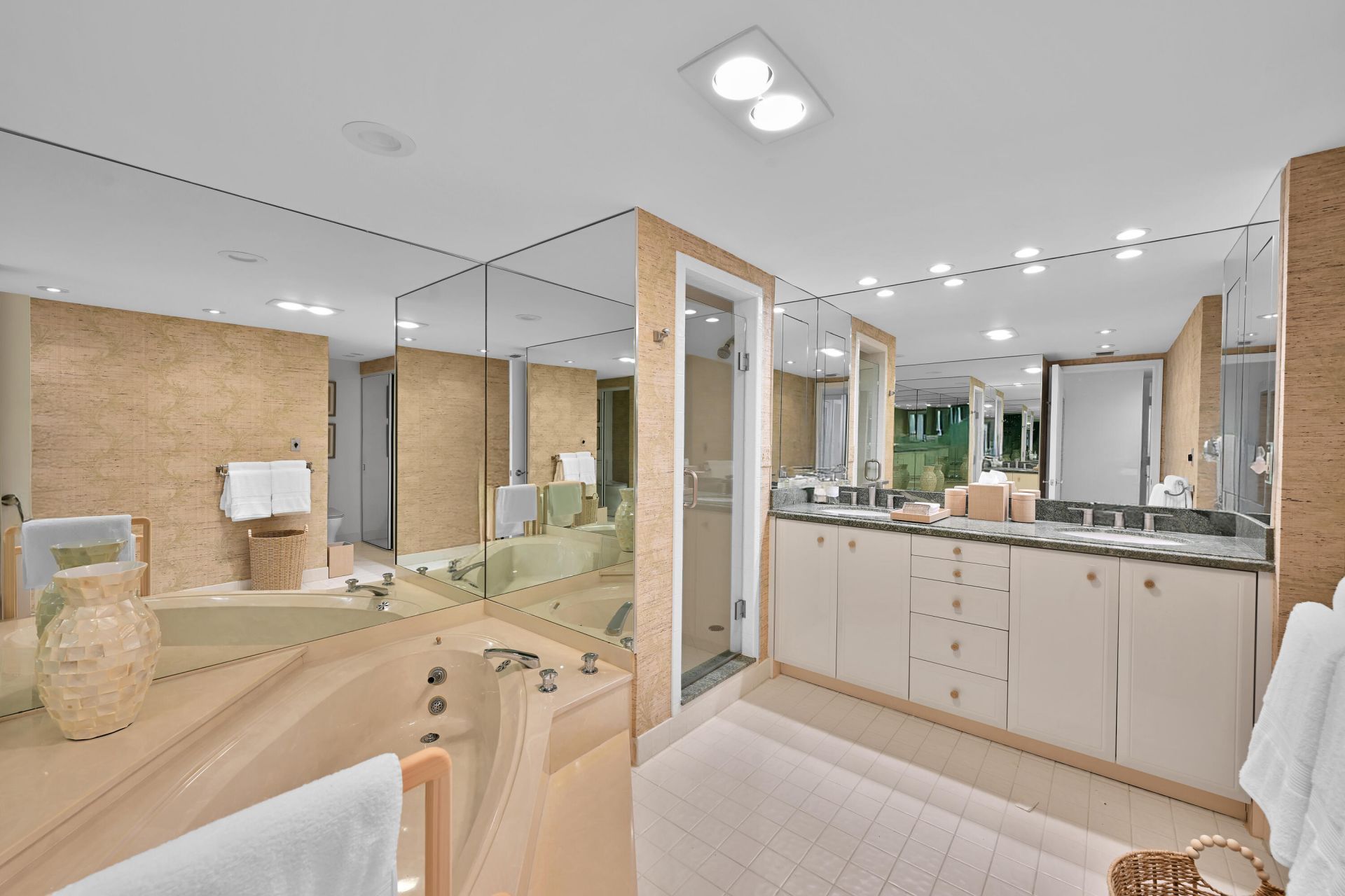 3300 S Ocean Boulevard, Unit 203, Palm Beach, FL 33480 Photo