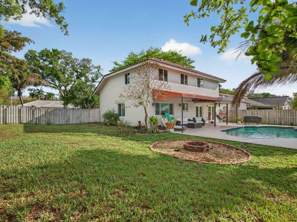 9862 NW 28th Place, Coral Springs, FL 33065