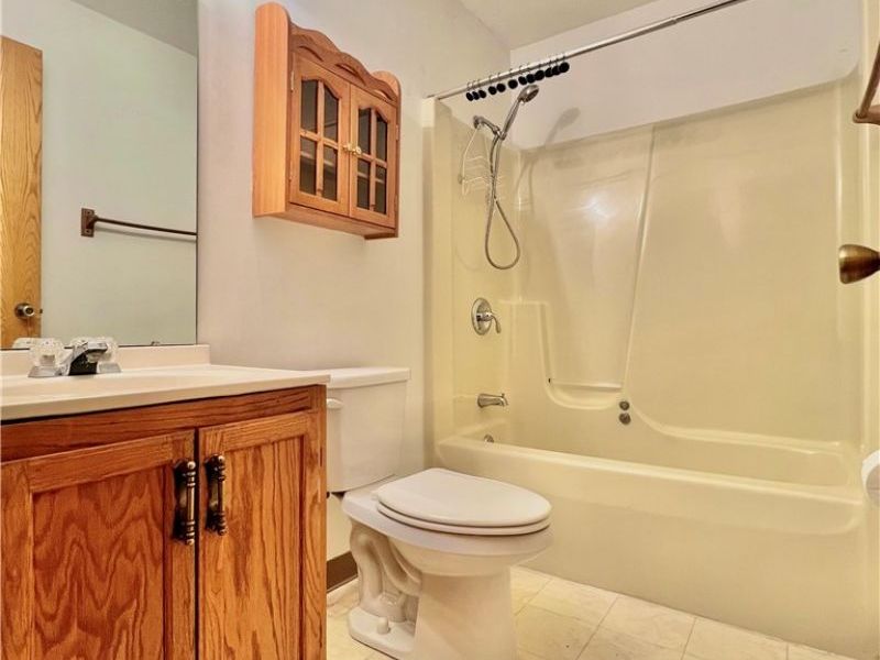 620 Topaz Lane, Brunswick, OH 44212 Photo 13