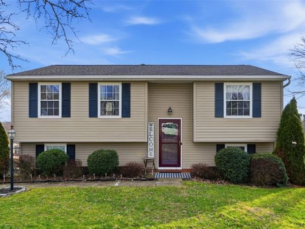 129 Scottsdale Dr, Coraopolis, PA 15108